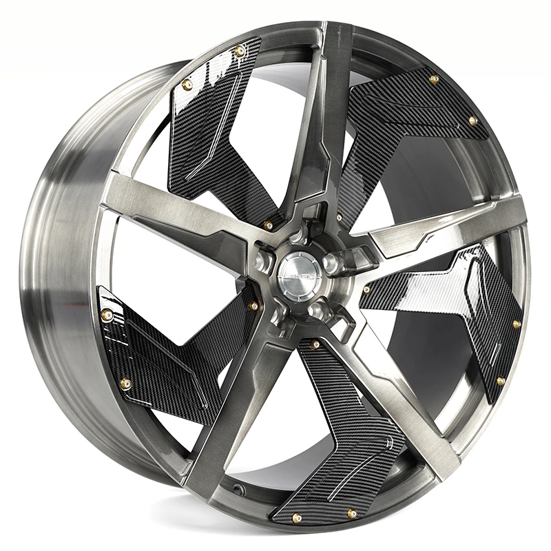 LSGZL T106: Silver five-spoke wheel with dark patterned panels